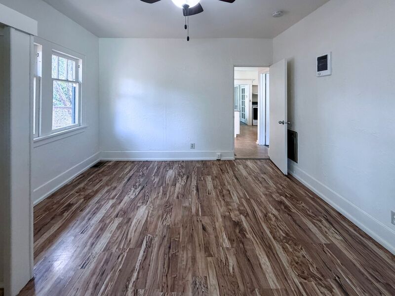 Photo 21 of rental home at 943 Washington Street