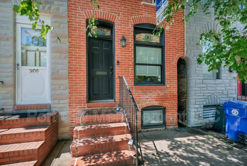 Baltimore Townhome: 504 S Milton Avenue