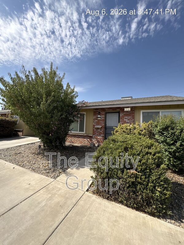 Visalia Condo: 903-917 South Demaree Street