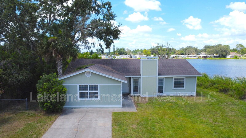 Lakeland House: 1204 Honeytree Lane West