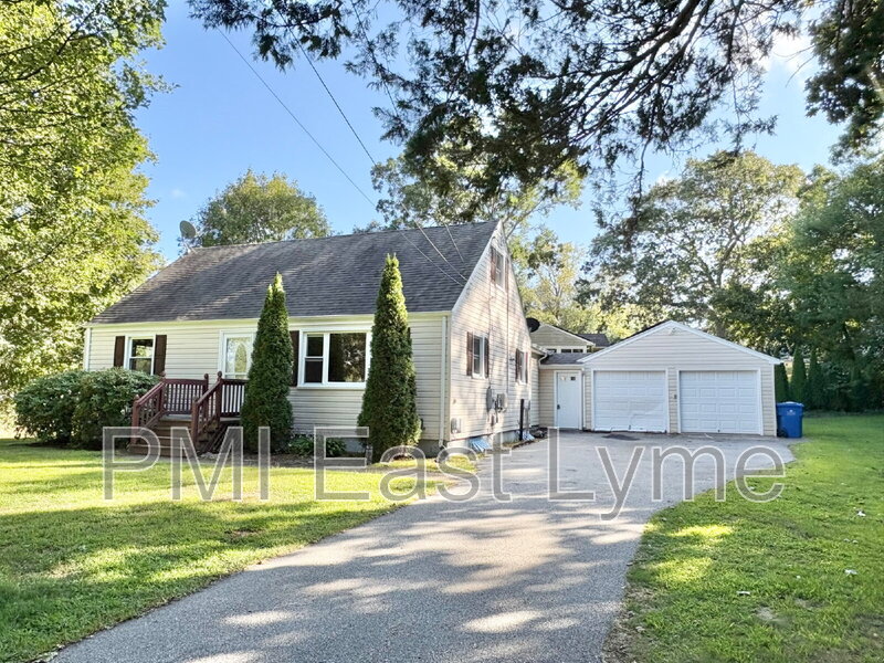 Oakdale House: 39 Virginia Rd