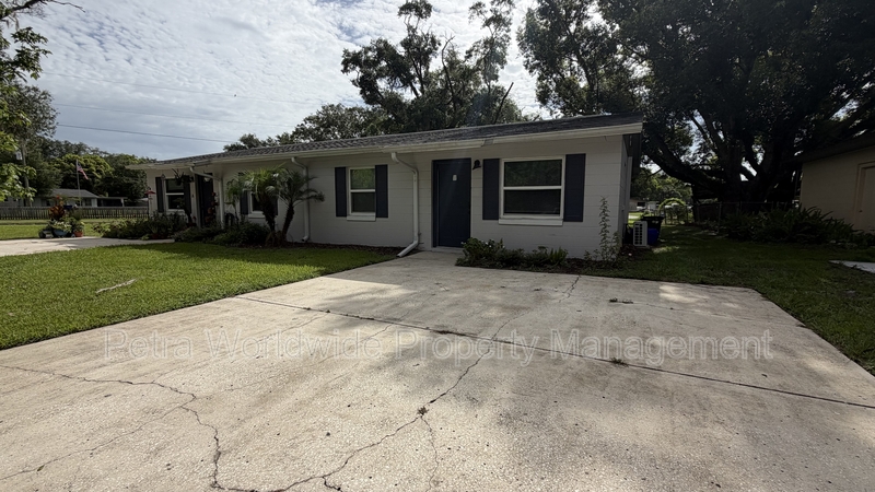 Sanford Condo: 1801 Mellonville Avenue