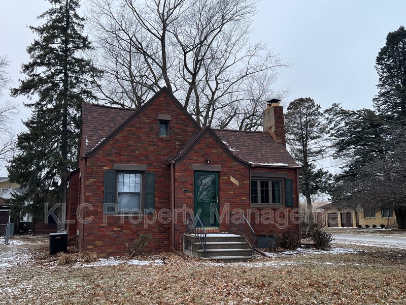 Des Moines House: 3300 Beaver Avenue