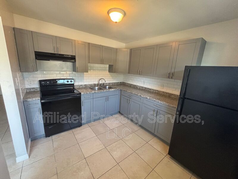 3104-3210 Louisiana Avenue 3208 Louisiana Ave
