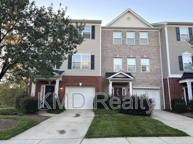 Concord Townhome: 9844 Walkers Glen Drive NW