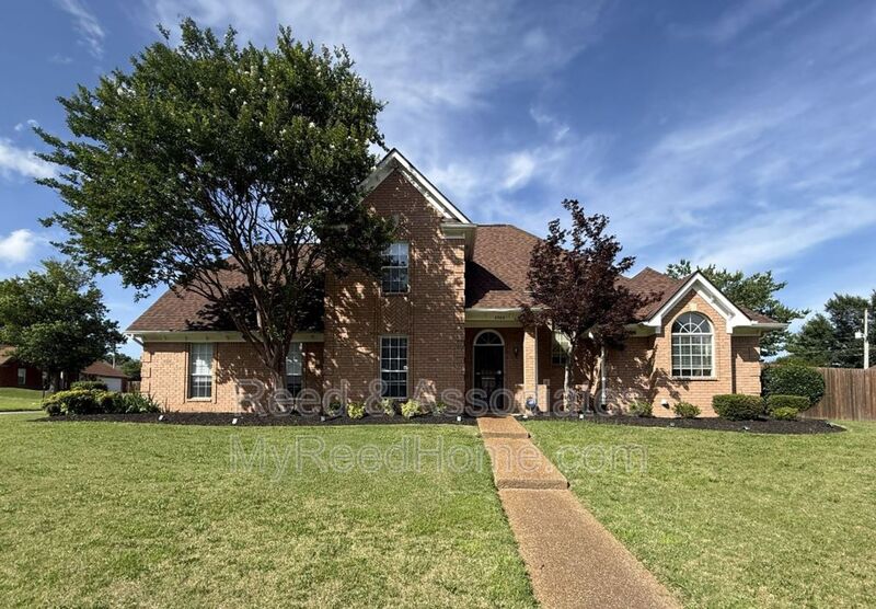 Lakeland House: 3066 Shadow Green