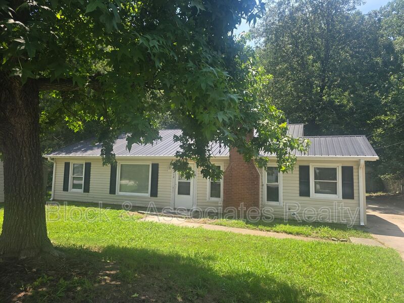 High Point House: 2612 Ernest St