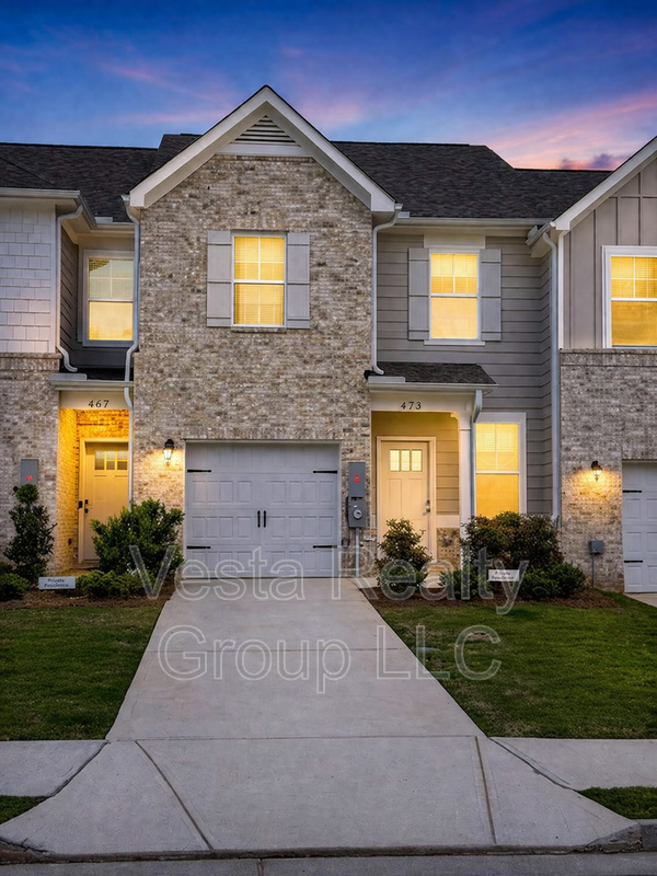 McDonough Townhome: 471 Payne Drive