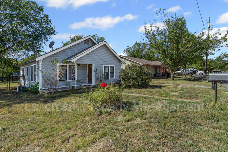 Cleburne House: 221 Huron St