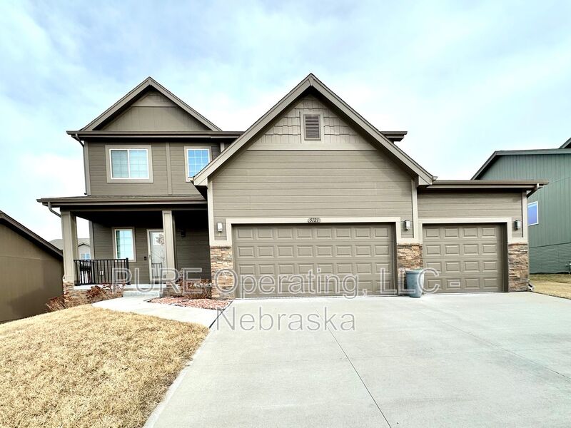 Elkhorn House: 5121 N 181st St