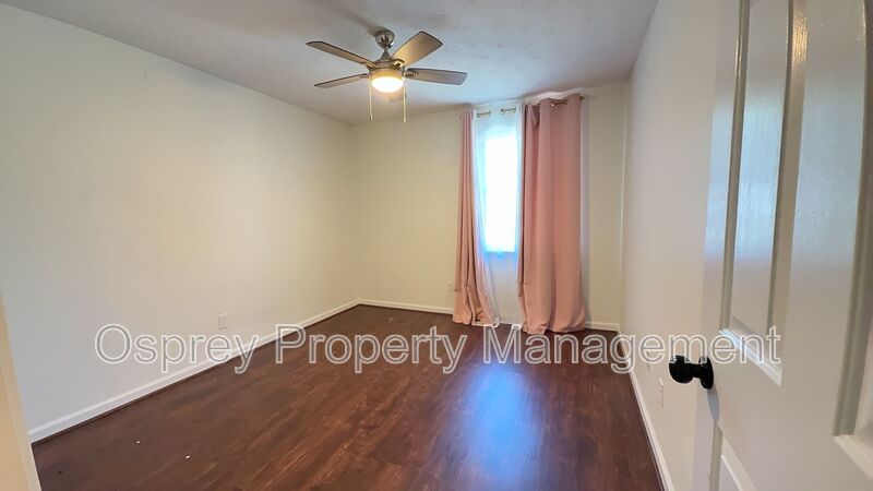 Spacious 4-Bedroom Cul-de-Sac Home with Fenced Yard! - Photo 19