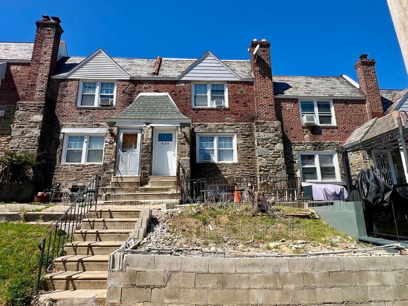Upper Darby House: 624 Briarcliff Rd