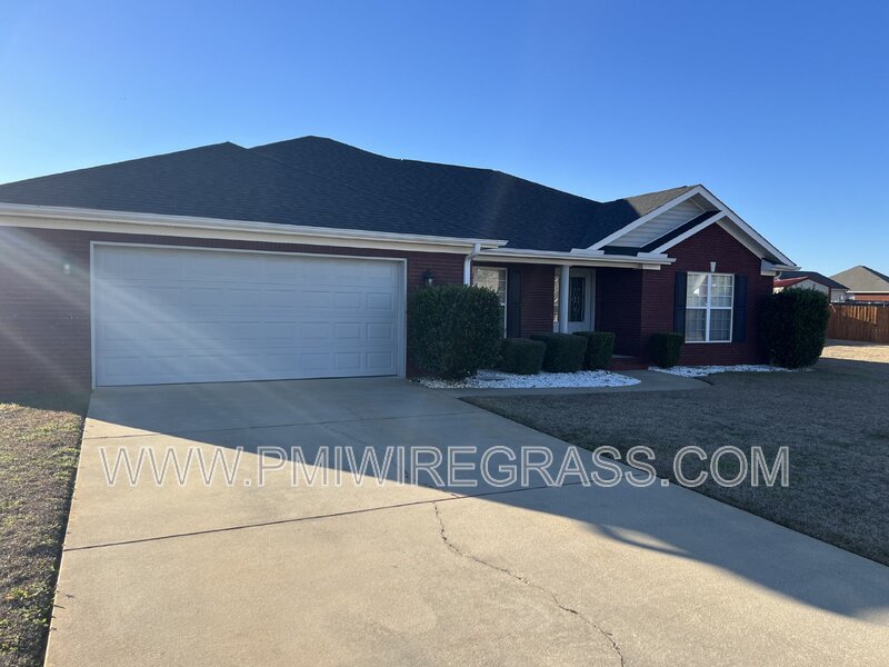 Daleville House: 267 Maree Drive