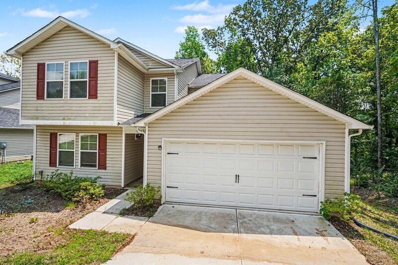 Charlotte House: 13433 Circle Drive