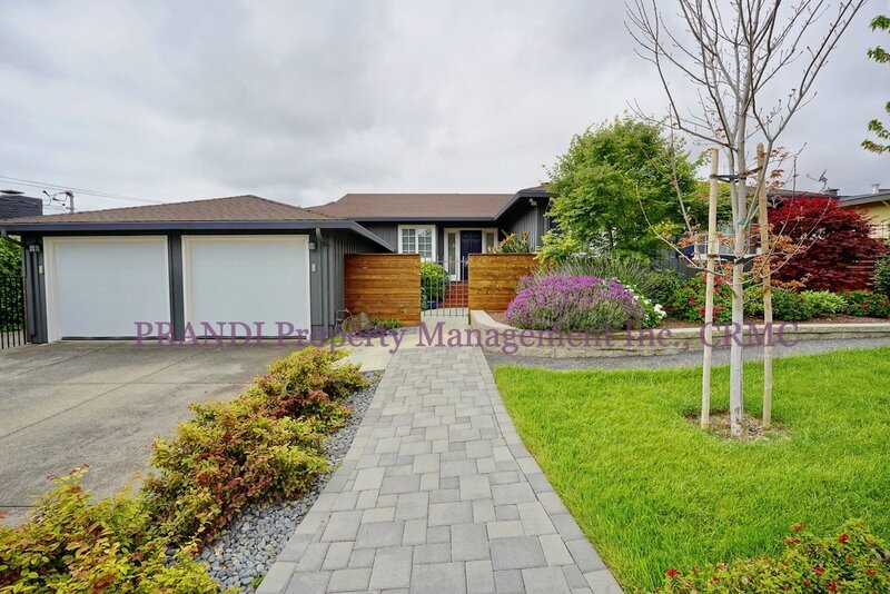 San Rafael House: 51 Locksly Ln
