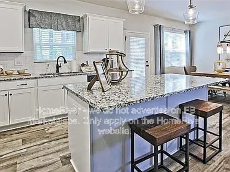 Adairsville Townhome: 131 Lauren St
