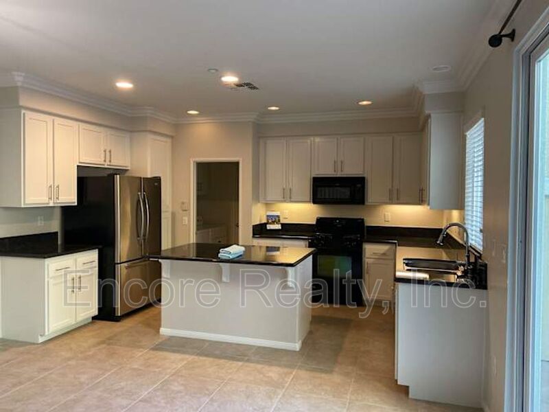 San Marcos House: 338 Borden Rd