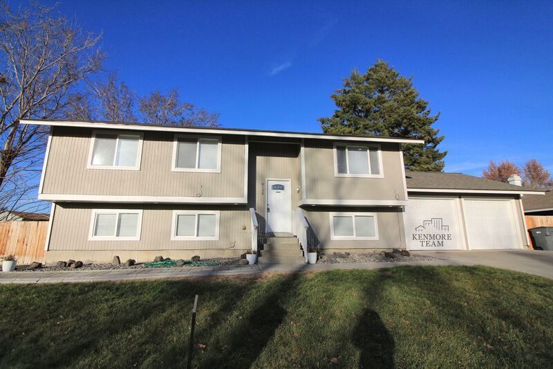 Kennewick House: 8130 W Falls Pl