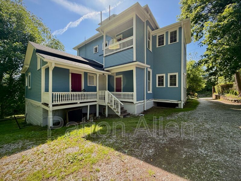 Asheville Condo: 33 Starnes Ave