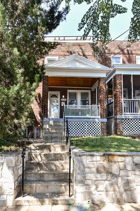 Washington House: 2230 Observatory PL NW