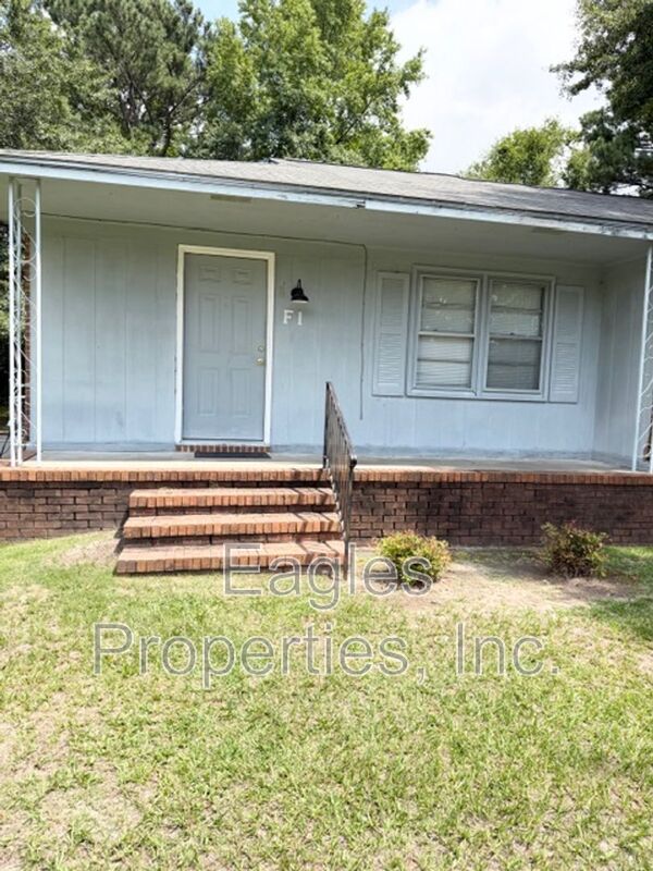 Goldsboro House: 2803 Warrick Circle