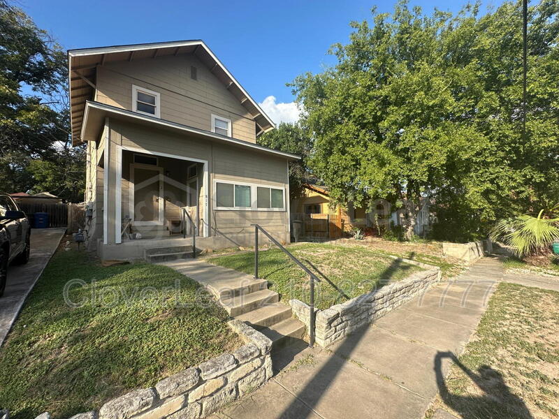 San Antonio House: 817 W Mulberry Ave