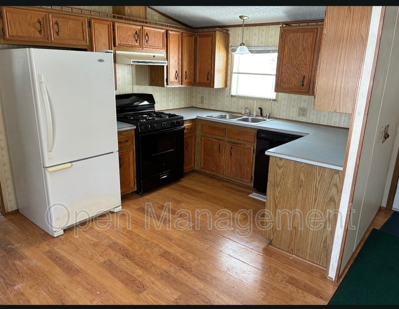 Blue Mounds House: 2991 Mounds Rd Box 68