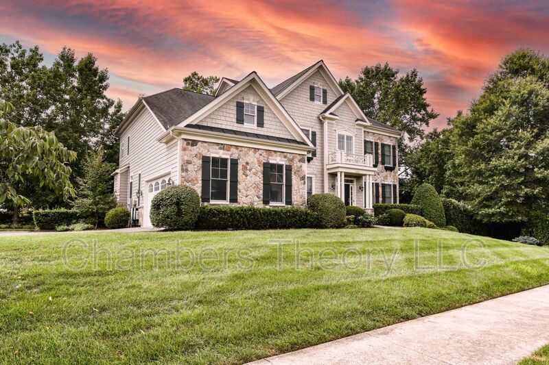 Vienna House: 1840 Mamie Dyer Ln