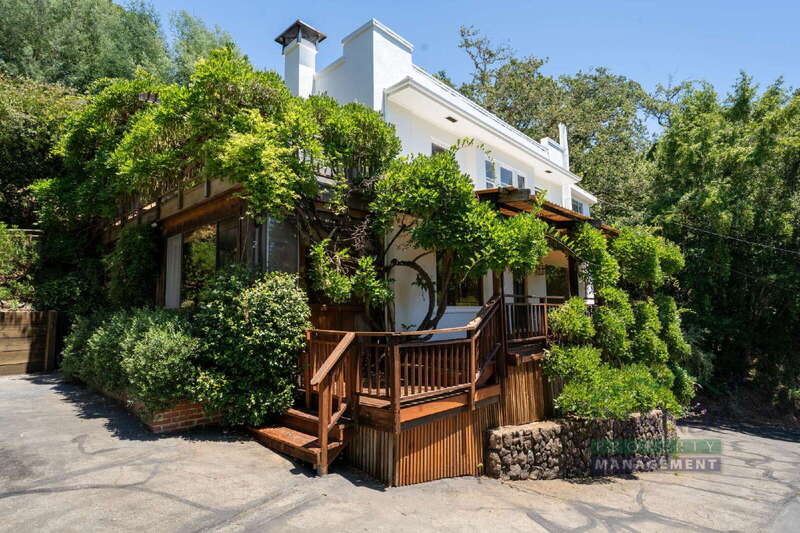Ross House: 2 Ahrens Lane