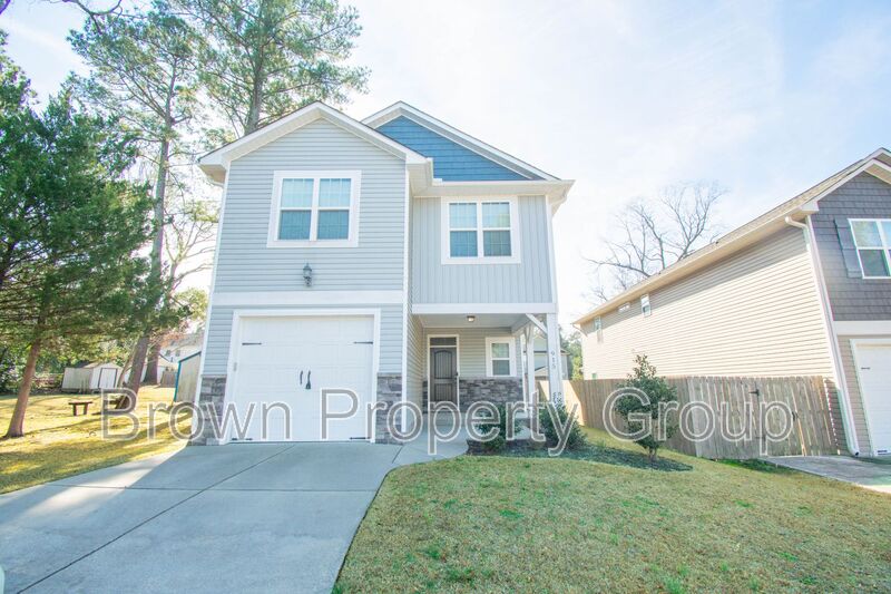 Fayetteville House: 915 Carolina Ave