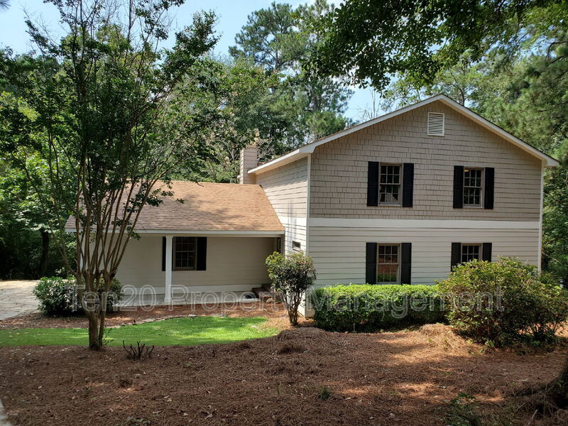 Columbus House: 5 Audubon Court