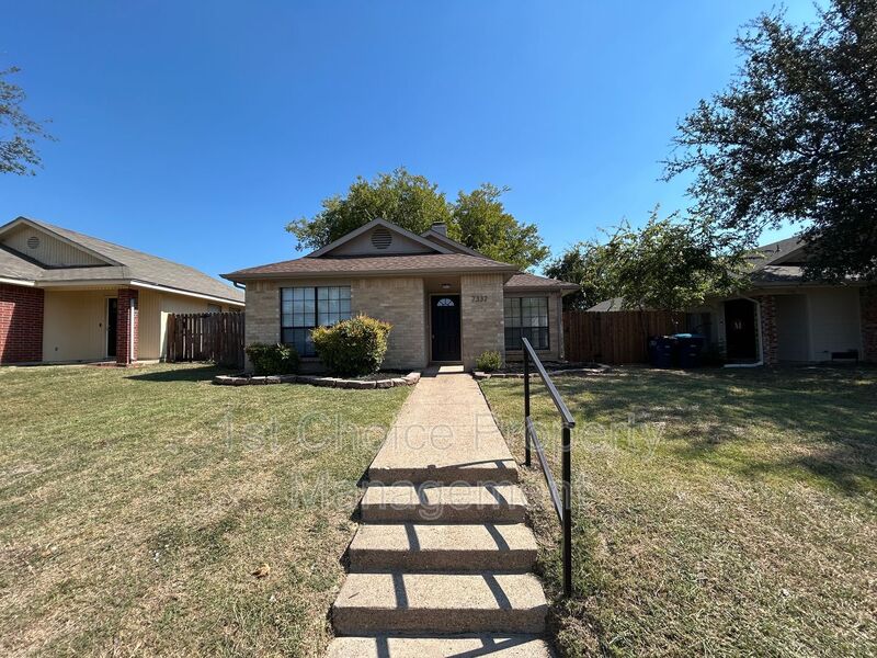 Fort Worth House: 7332 Blackthorn Dr