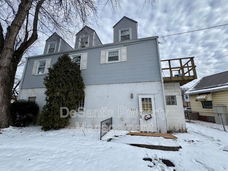 Natrona House: 1206 Spring Hill Road