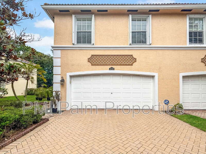 West Palm Beach House: 4528 Thornwood Circle