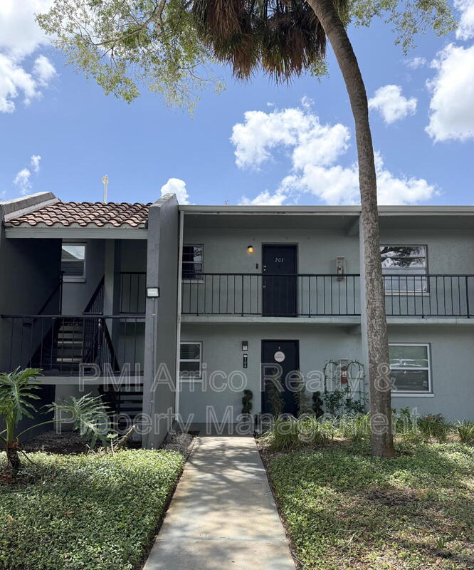 Tampa Condo: 2812 Somerset Park Dr