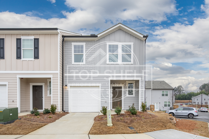 3 Bedroom Rental – 2010 Ayla Drive, Douglasville, GA