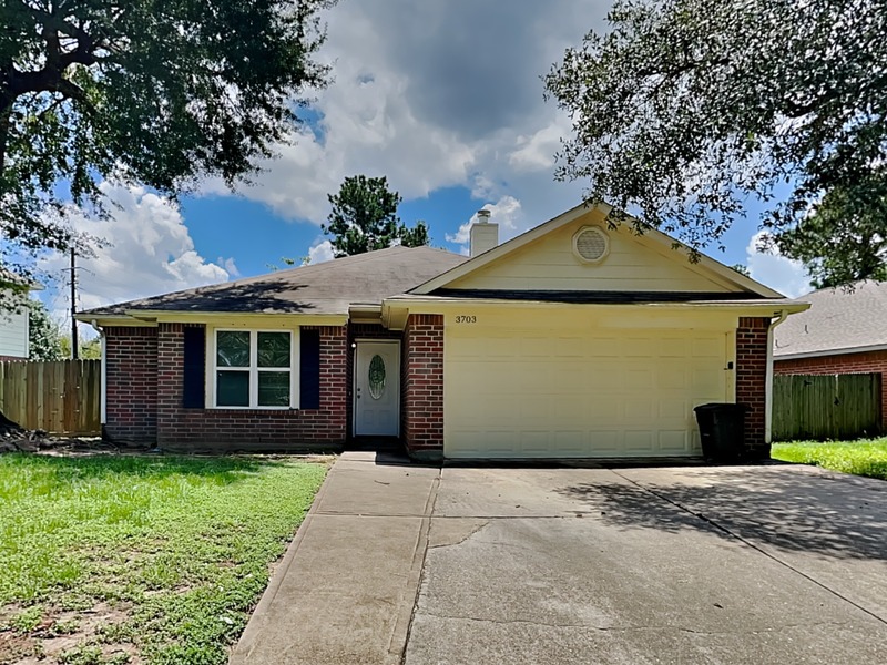 Spring House: 3703 Nutwood Ln