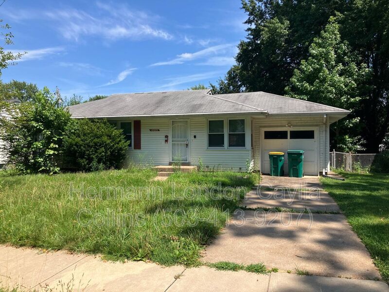St Louis House: 10072 Ashbrook Dr