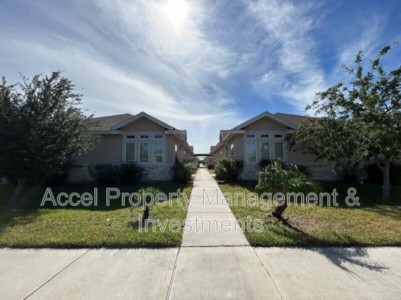 Edinburg Condo: 413 Downing