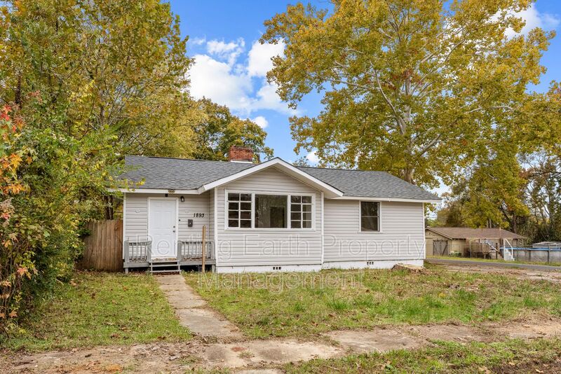 Birmingham House: 1893 Princeton Ct SW