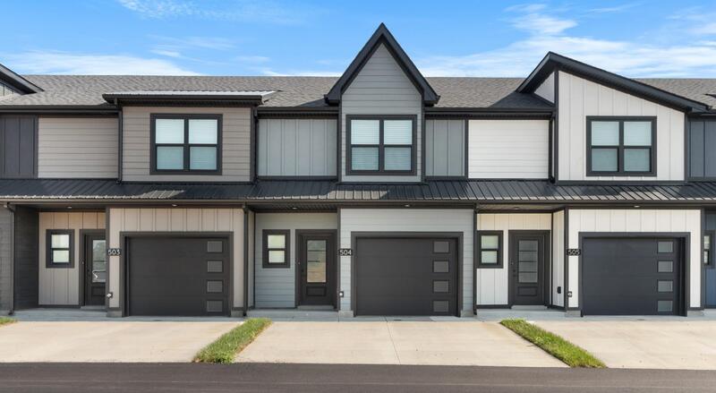 Clarksville Townhome: 504 Jonathan Wade Cir