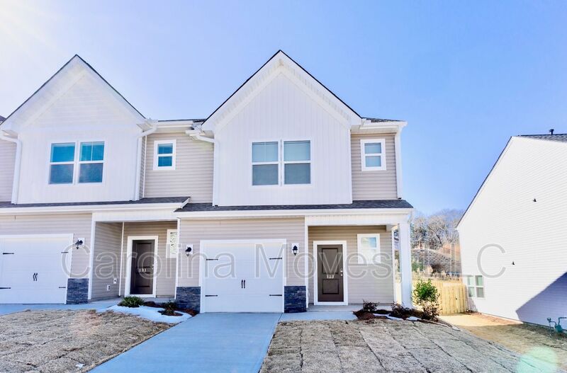 Duncan Townhome: 133 Clingstone Trail