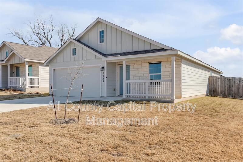 New Braunfels House: 1923 Goldfinch