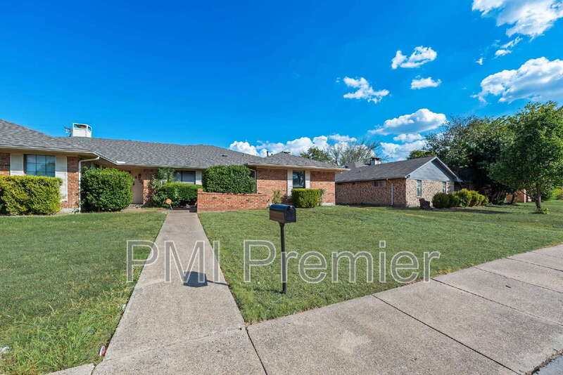 Dallas Condo: 4724 Berridge Ln