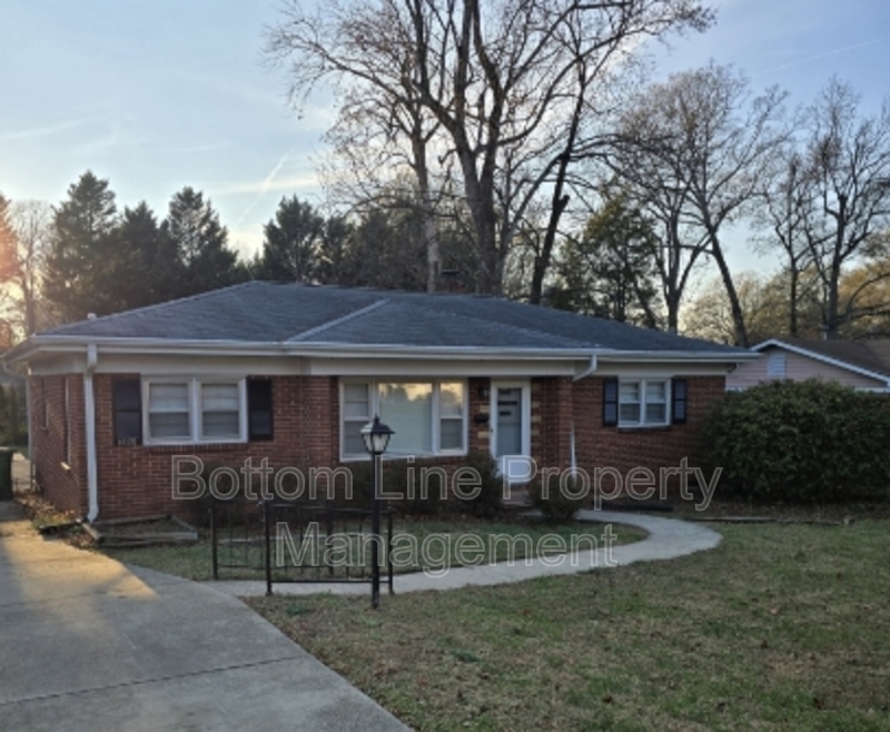 Charlotte House: 4120 Leeds Drive