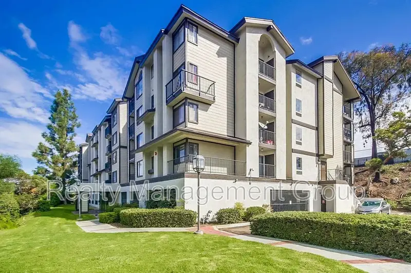 San Diego Condo: 3955 Faircross Place