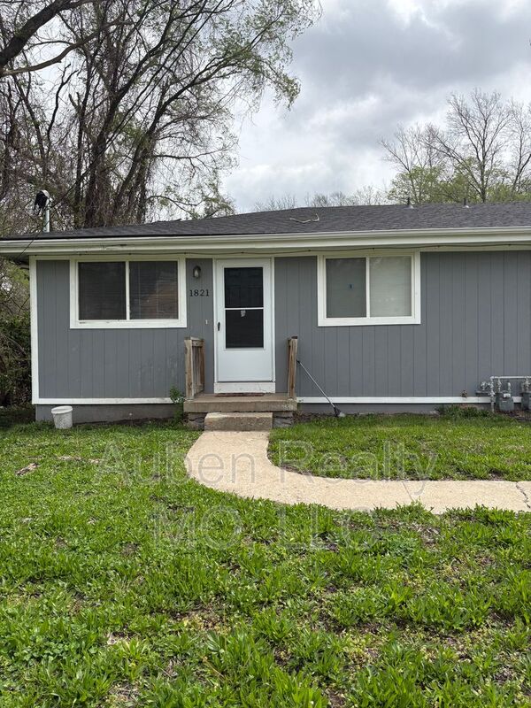 Kansas City House: 1821 N. 50th Terrace