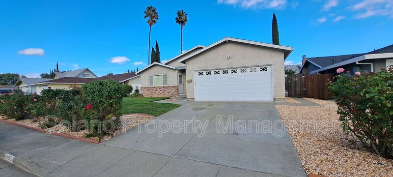 Vacaville House: 355 Spindrift Way