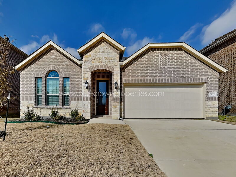 Little Elm House: 1812 Roadrunner Dr