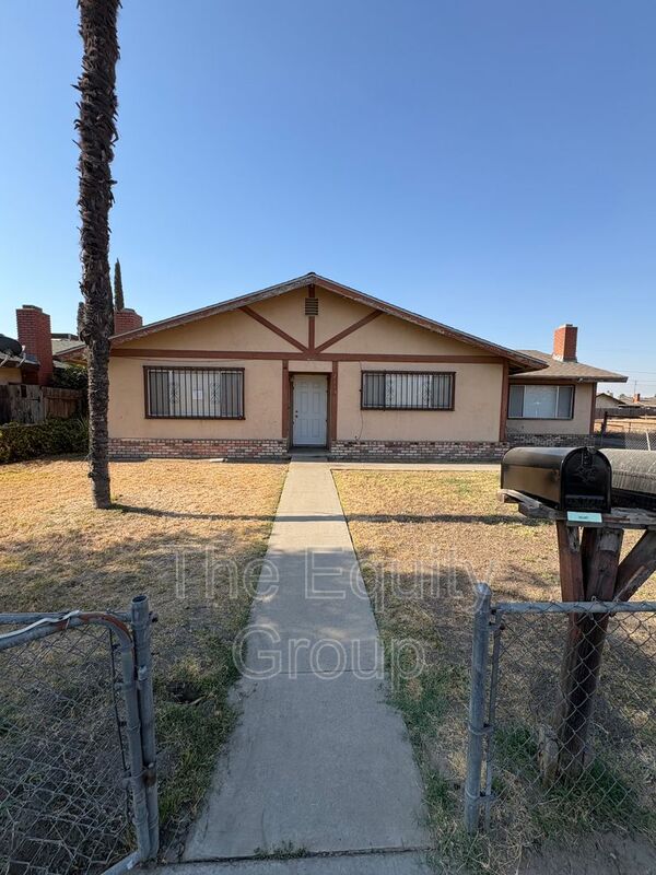 Tulare House: 2113 West Inyo